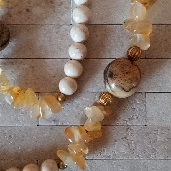 Two Pair of clip on Earrings and Stone Necklace - Picture 7 of 9